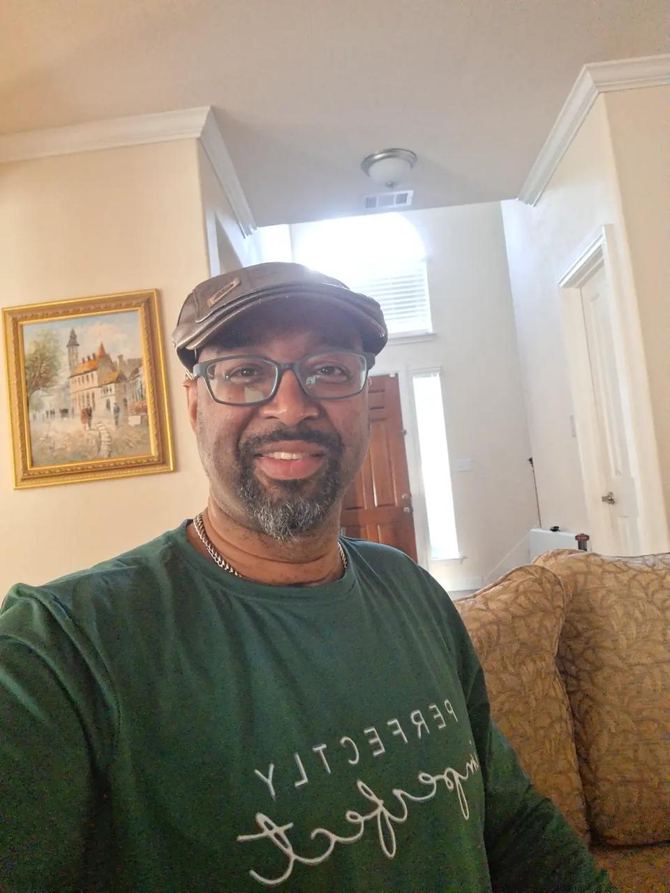 Profile photo 1 of 1