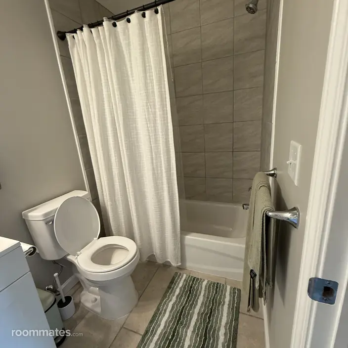 Room for rent in Hazel Park MI $850, house