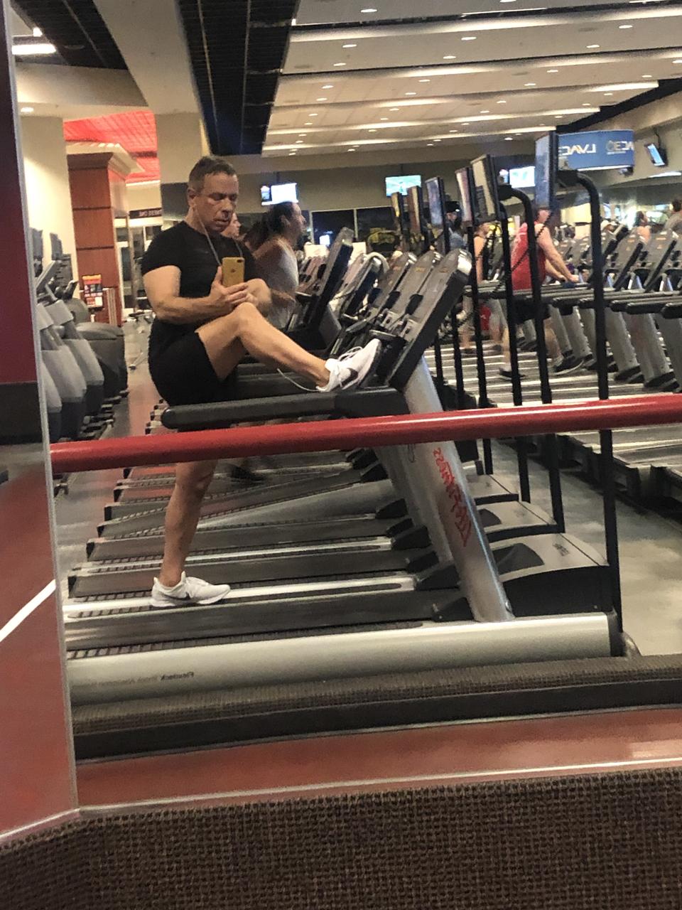 Profile photo 9 of 18