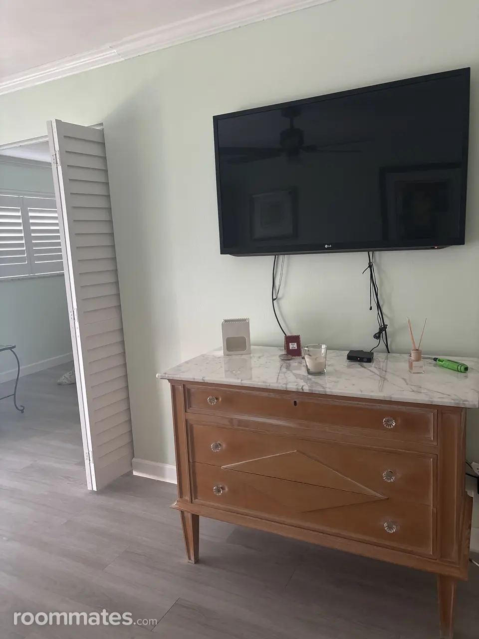 Profile photo 10 of 18