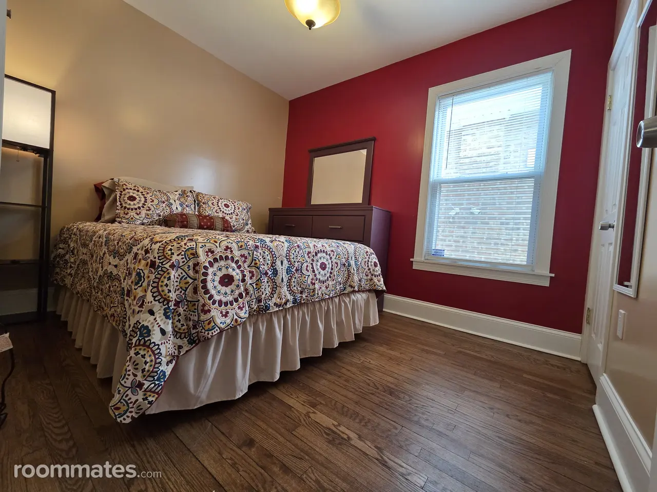 Profile photo 1 of 10