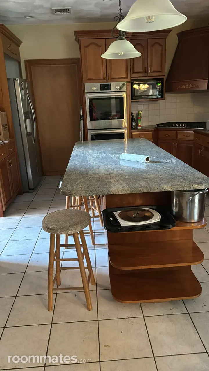 Profile photo 6 of 10