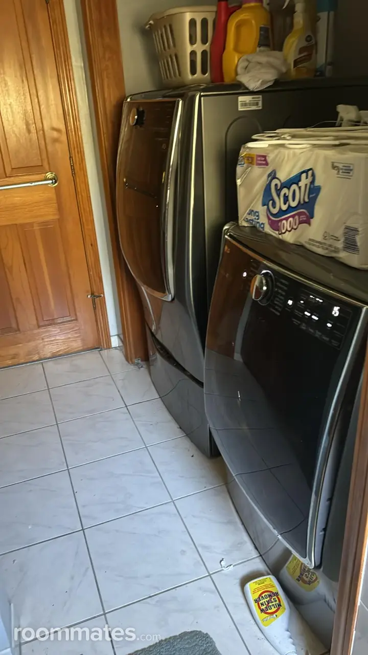 Profile photo 3 of 10