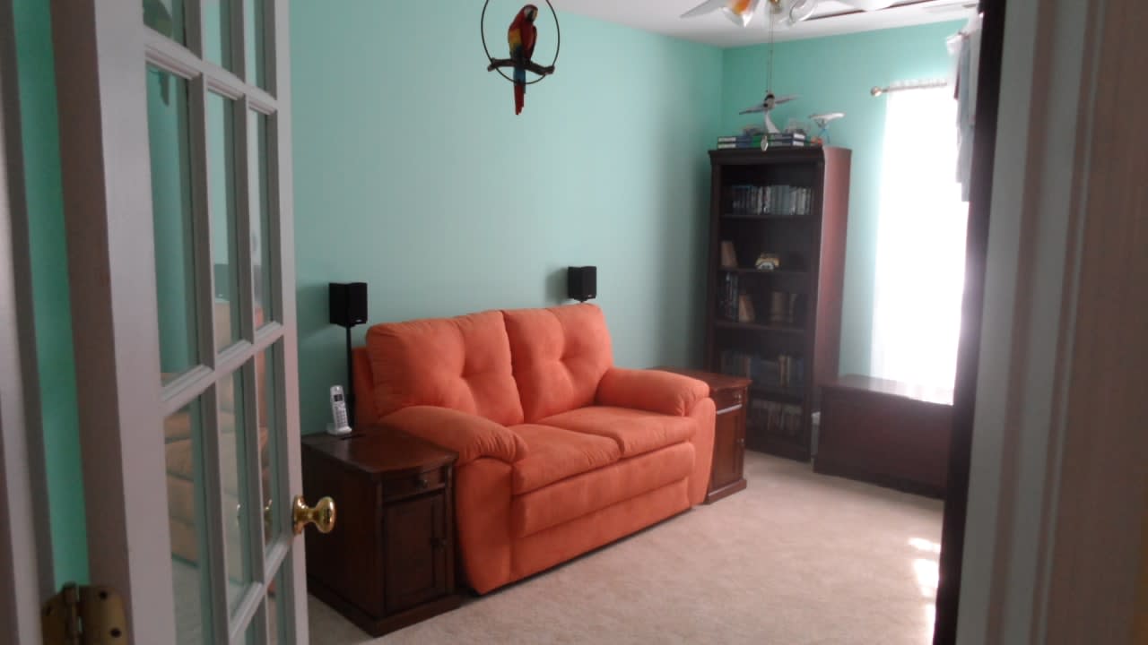 Profile photo 7 of 10