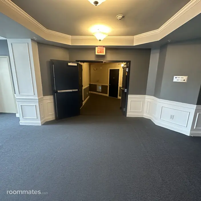 Room for rent in Aldie, VA $1000, condo