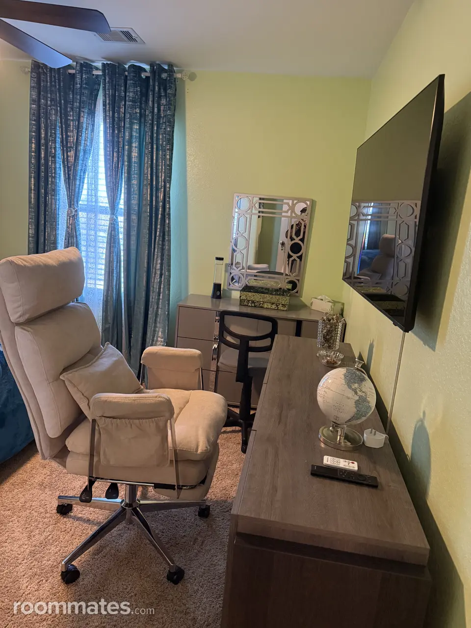 Profile photo 1 of 6