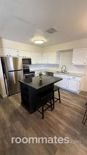 Room for rent in Chandler, AZ $800, condo