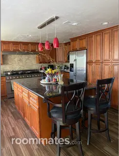 Room for rent in Anaheim, CA $1350, house