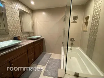 Room for rent in Anaheim, CA $1350, house