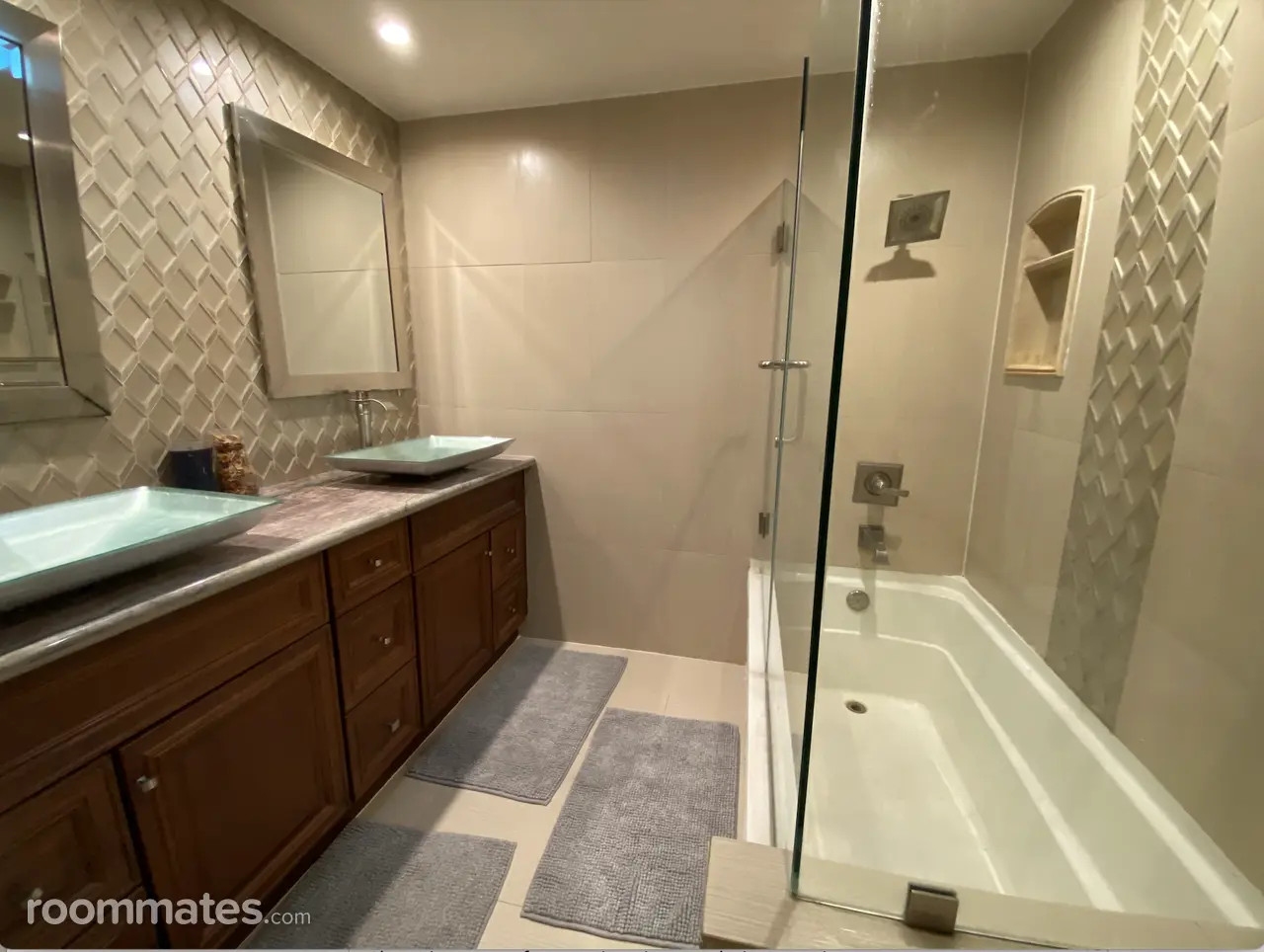 Profile photo 8 of 9