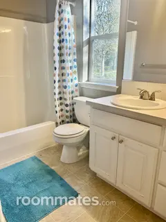 Room for rent in Portland, OR $1200, house