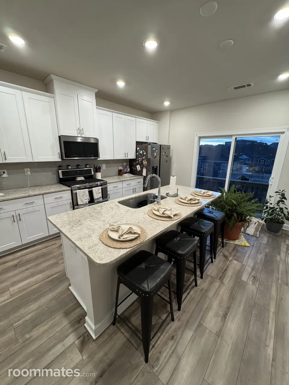 Profile photo 2 of 11