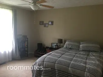 Room for rent in Lusby, MD $900, house