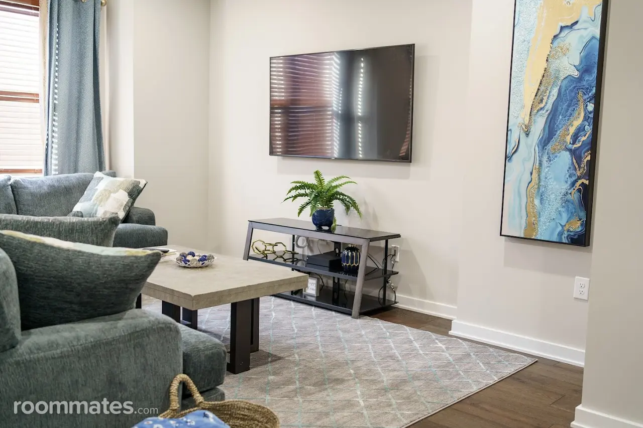 Profile photo 1 of 11