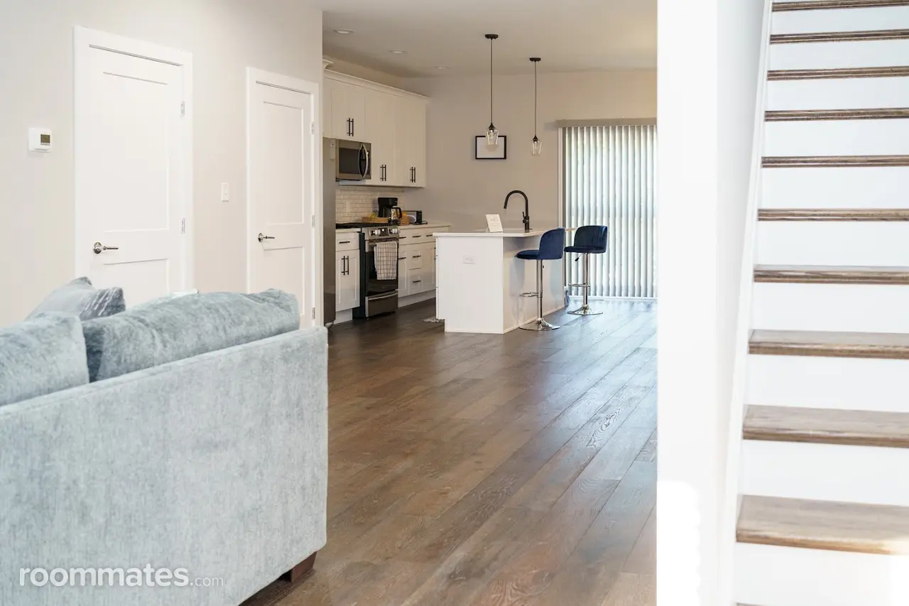 Profile photo 5 of 11