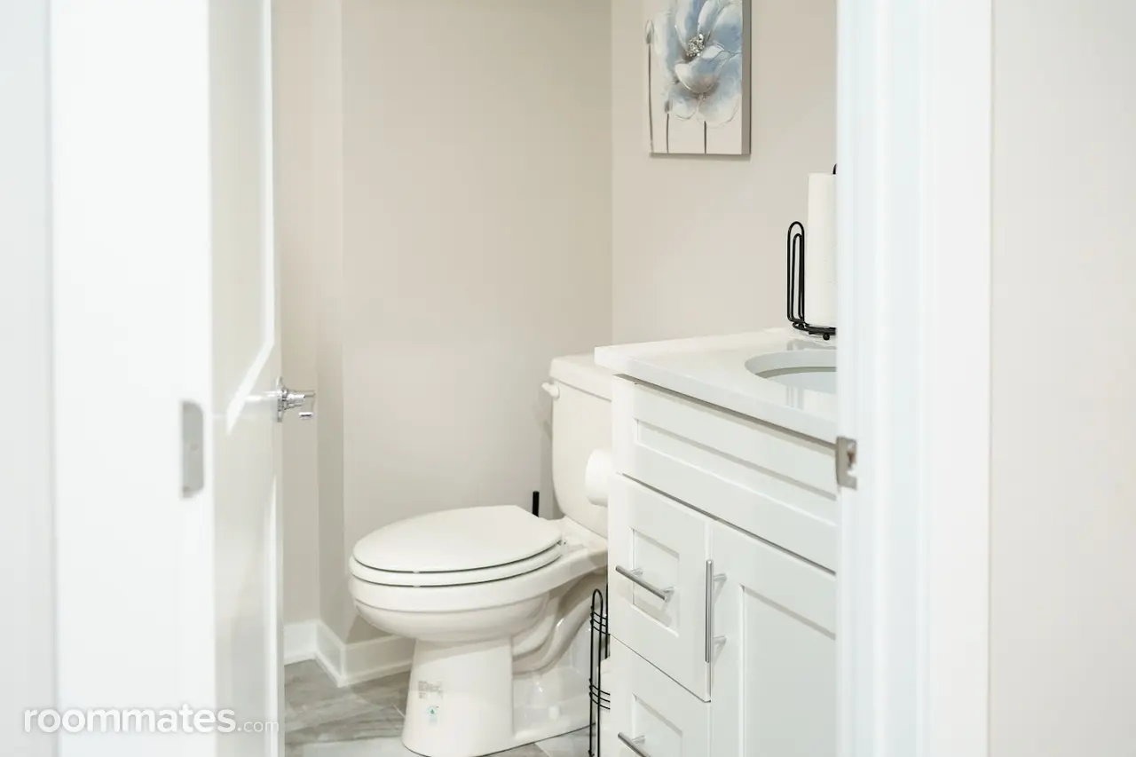 Profile photo 7 of 11