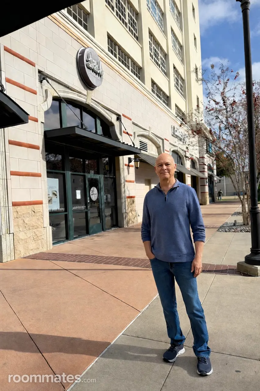 Profile photo 9 of 9