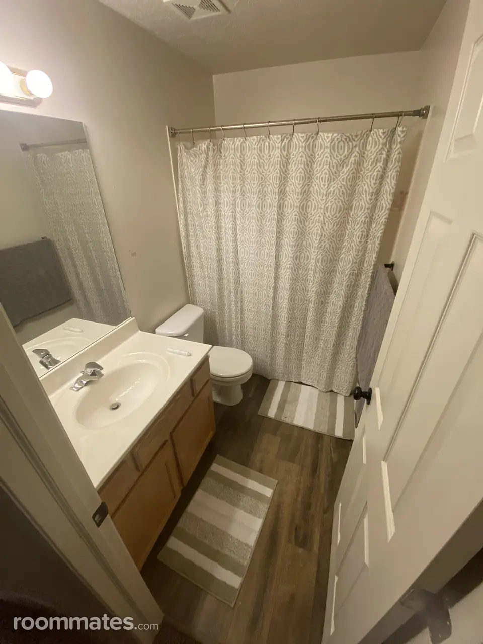 Profile photo 3 of 8