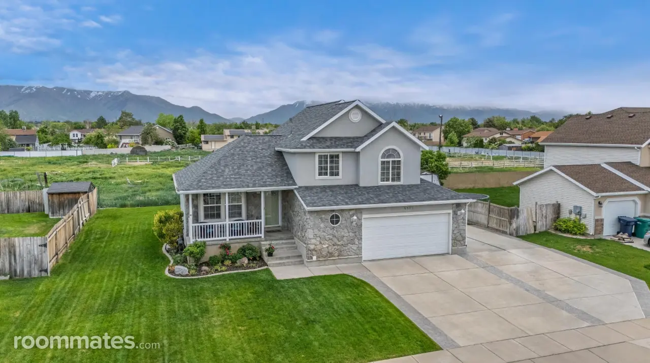 Profile photo 7 of 8