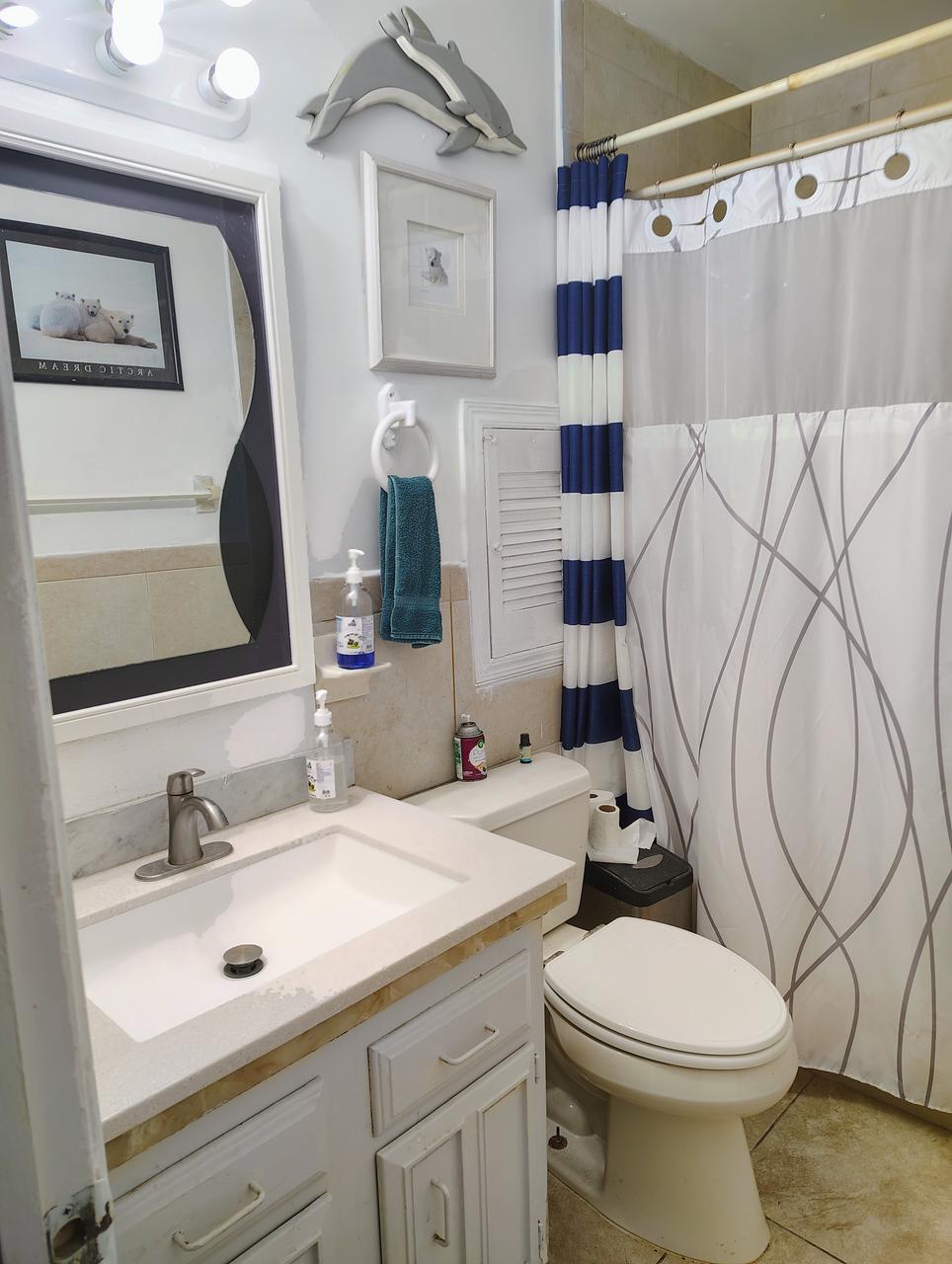 Profile photo 3 of 9