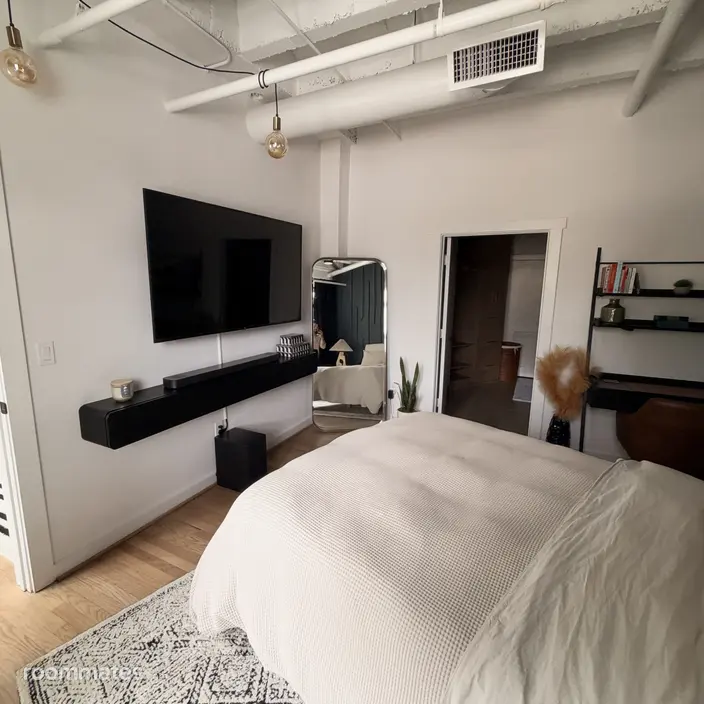 Room for rent in Atlanta, GA $1600, condo