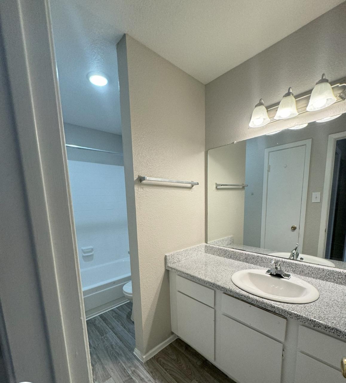 Profile photo 3 of 4