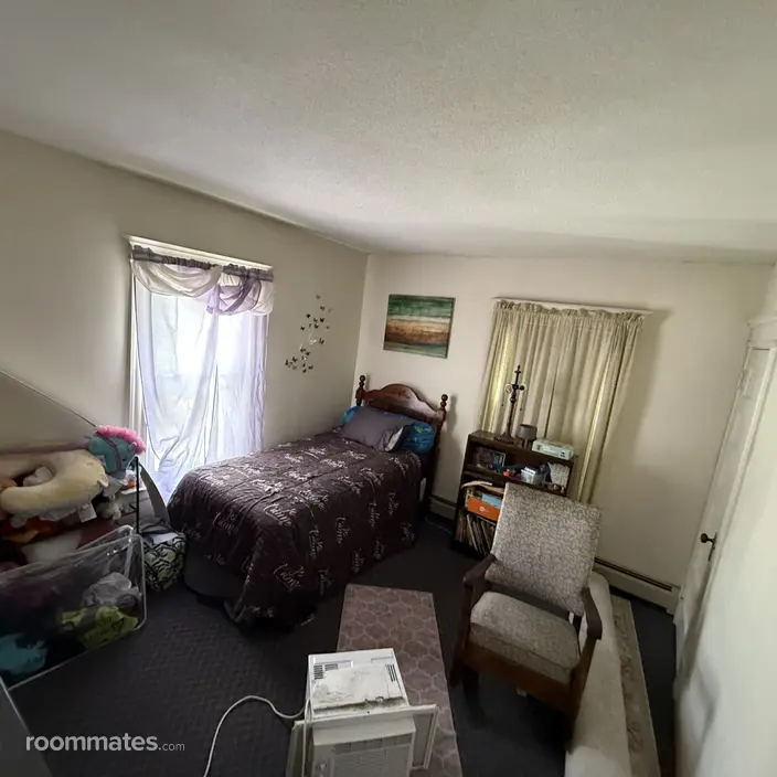 Room for rent in East Hartford, CT $850, house