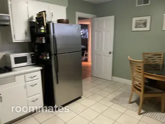 Room for rent in Chicago, IL $750, condo