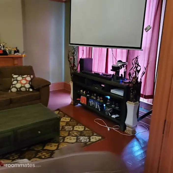 Room for rent in Louisville, KY $650, house