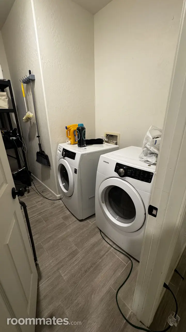 Profile photo 7 of 10