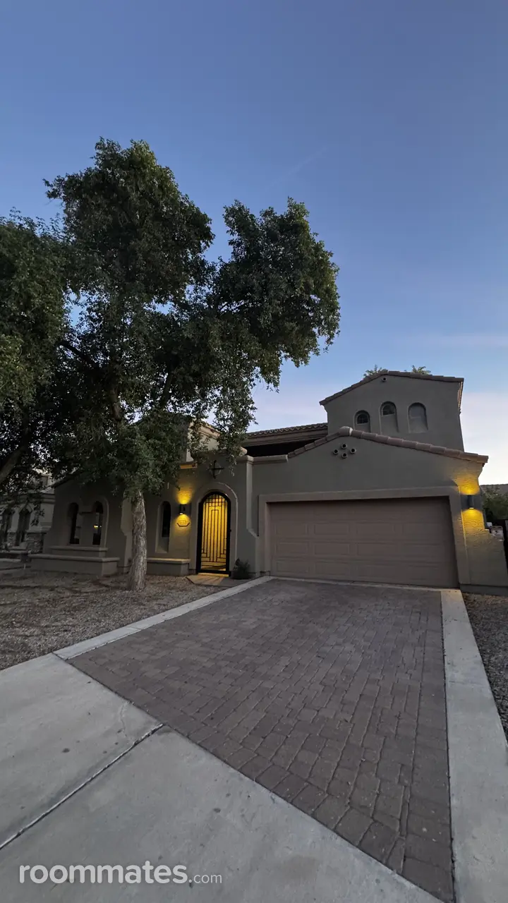 Profile photo 1 of 10