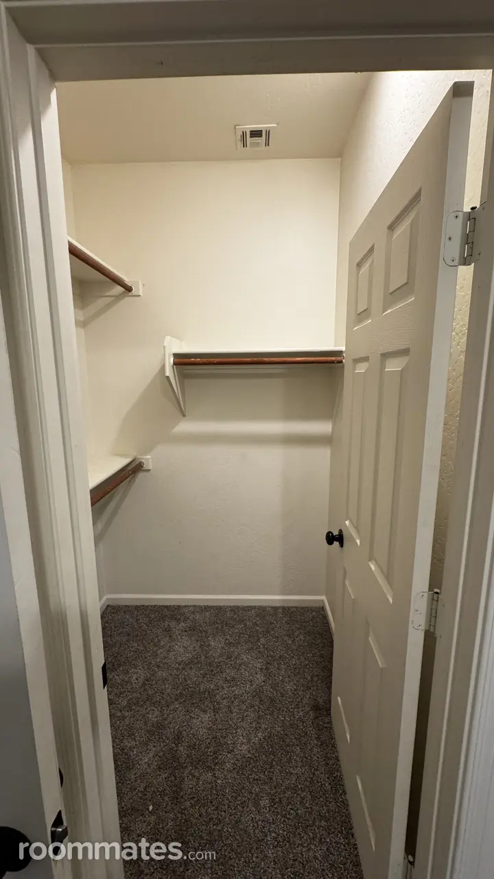 Profile photo 3 of 10