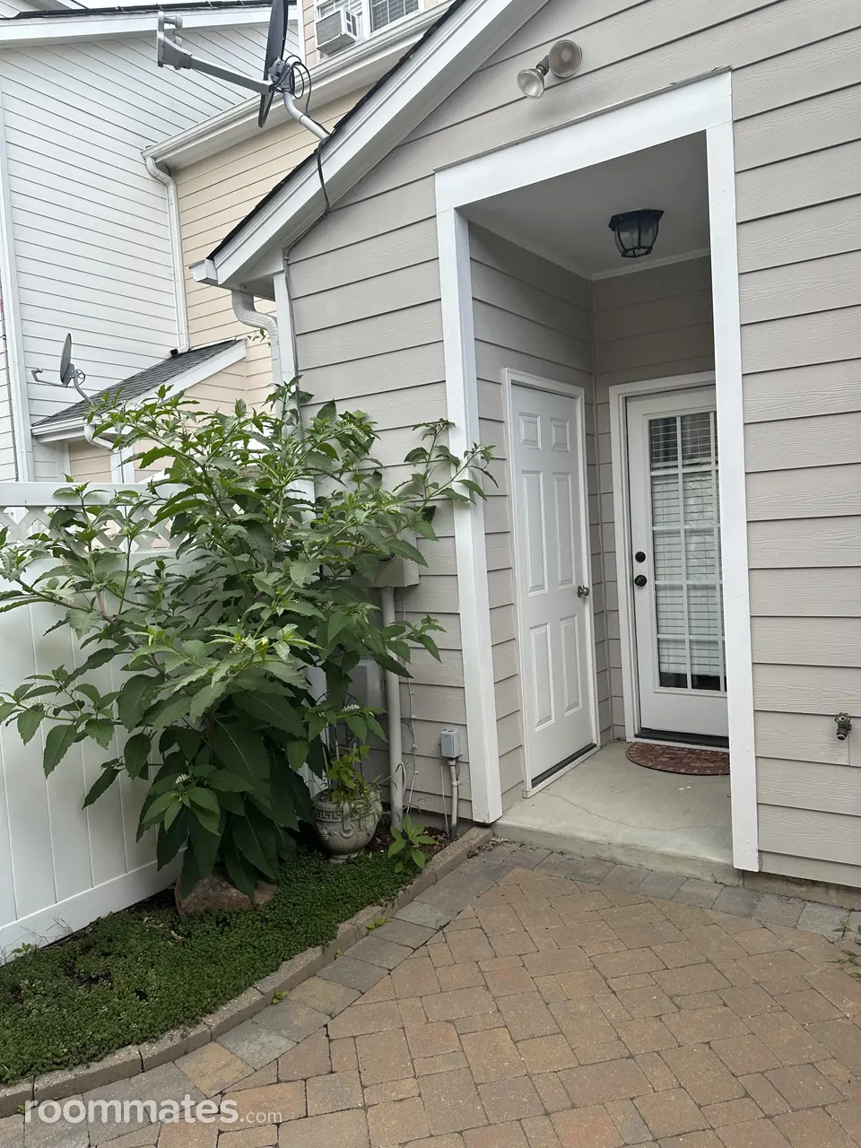 Profile photo 3 of 6