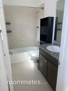 Room for rent in Hollywood, FL $1750, townhouse