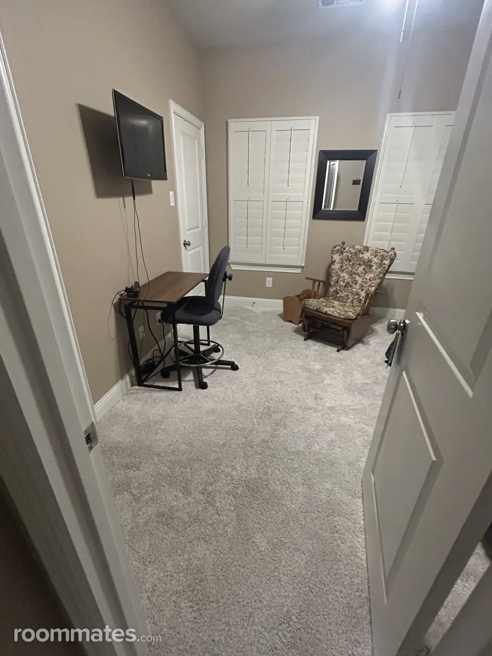 Profile photo 13 of 19