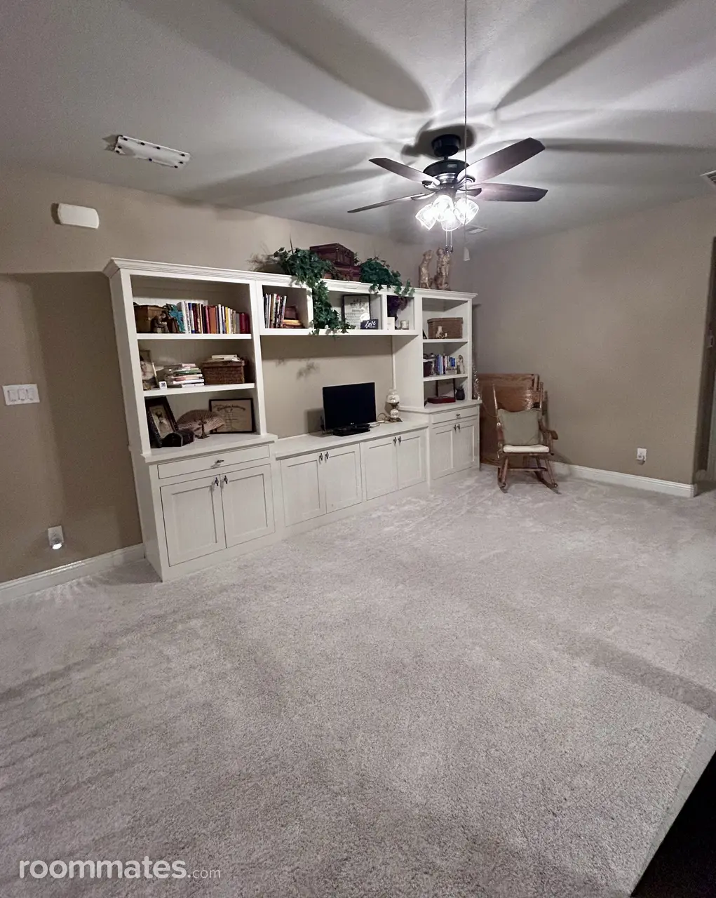 Profile photo 14 of 19