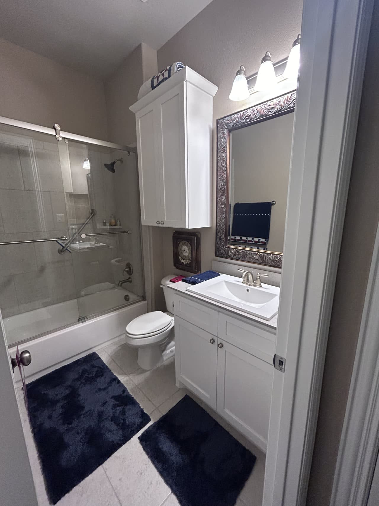 Profile photo 19 of 19