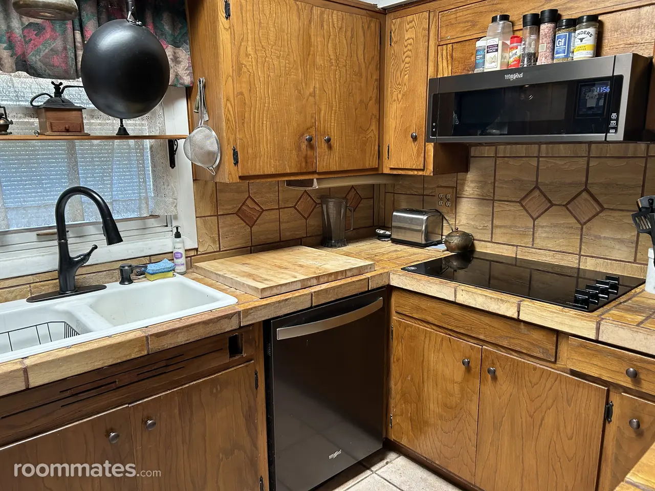 Profile photo 8 of 19