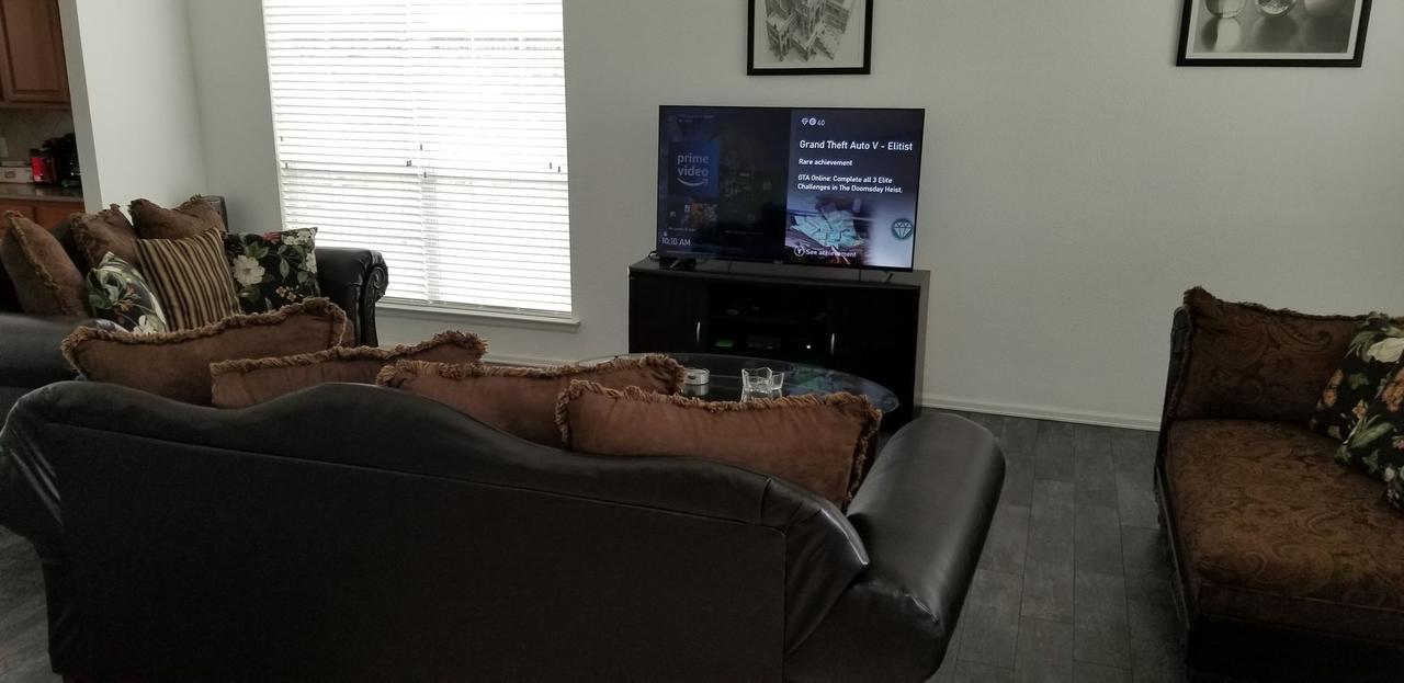 Profile photo 1 of 9