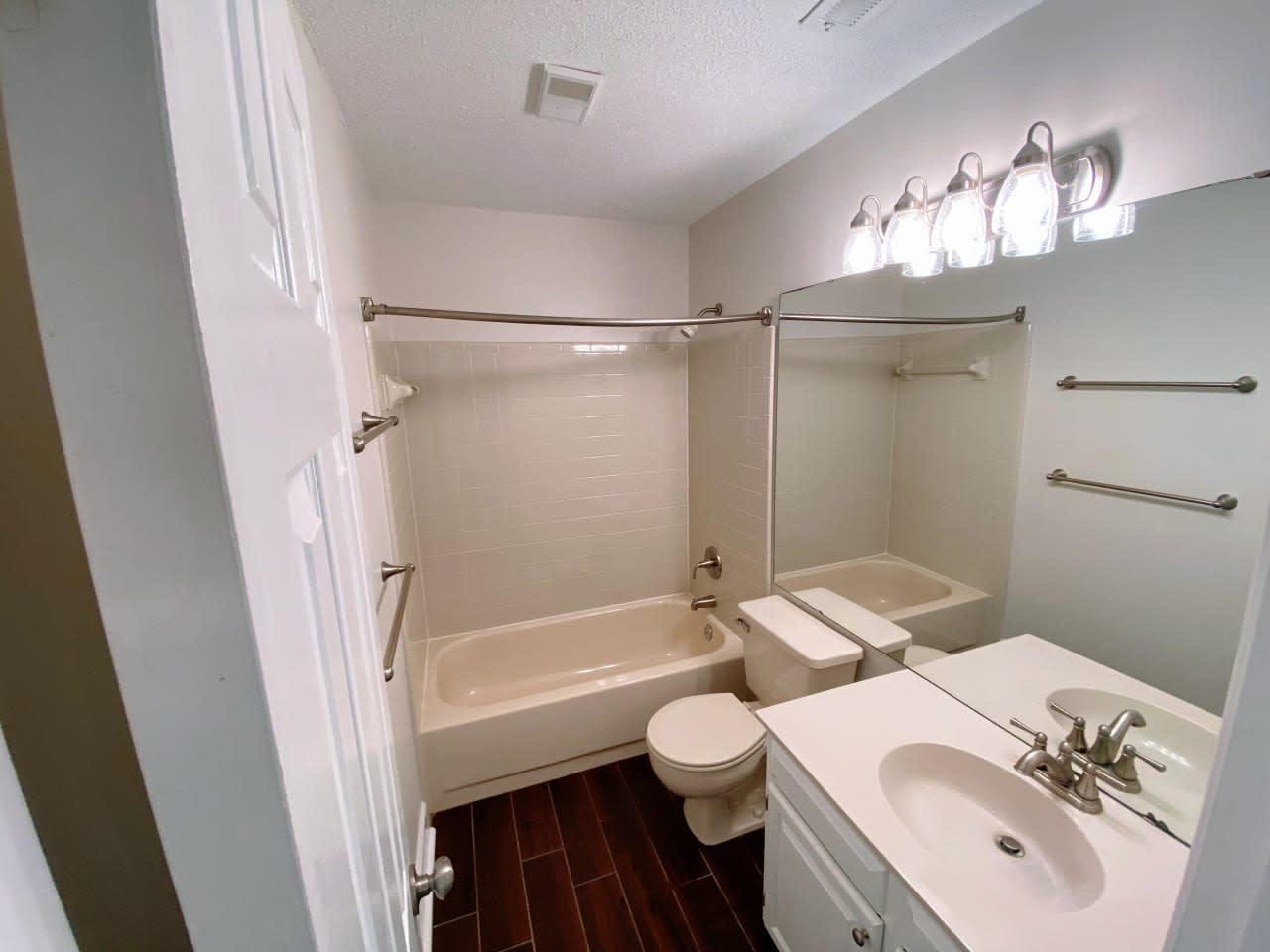 Profile photo 6 of 11