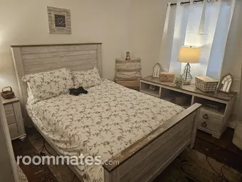 Room for rent in Seminole, FL $975, condo