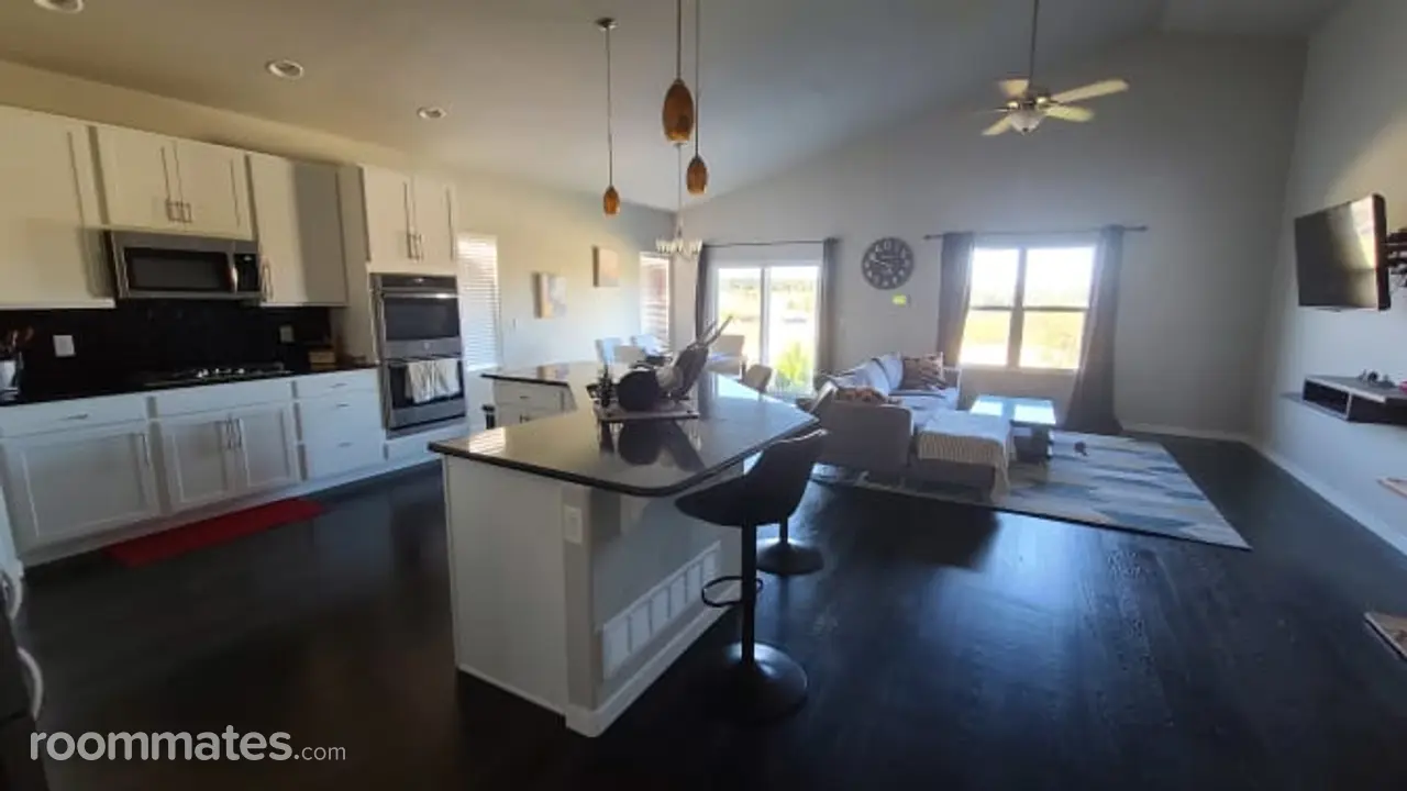 Profile photo 4 of 21