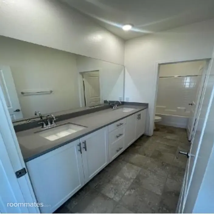 Room for rent in Upland, CA $1150, condo
