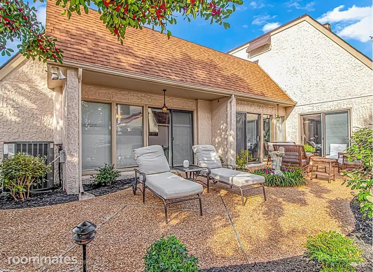 Profile photo 1 of 11