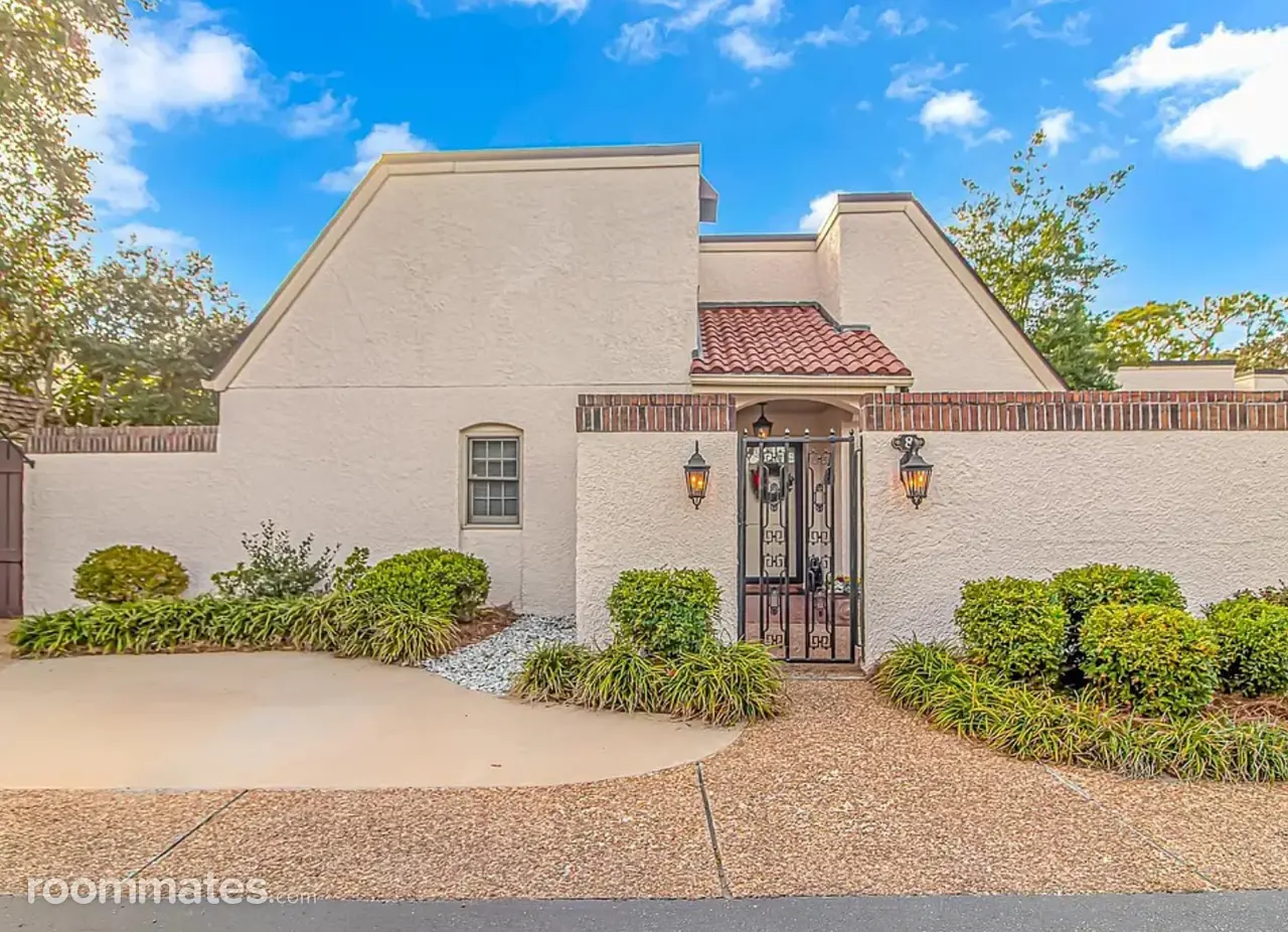 Profile photo 7 of 11