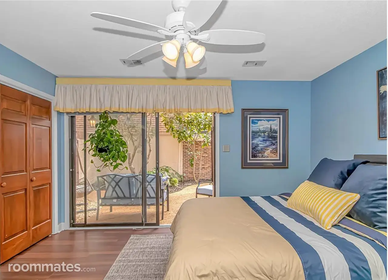 Profile photo 6 of 11