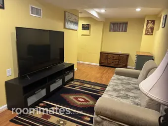 Room for rent in West Roxbury, MA $1200, house