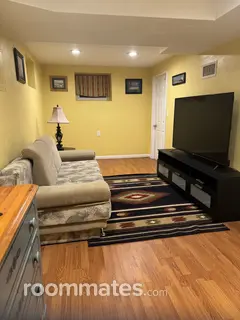 Room for rent in West Roxbury, MA $1200, house