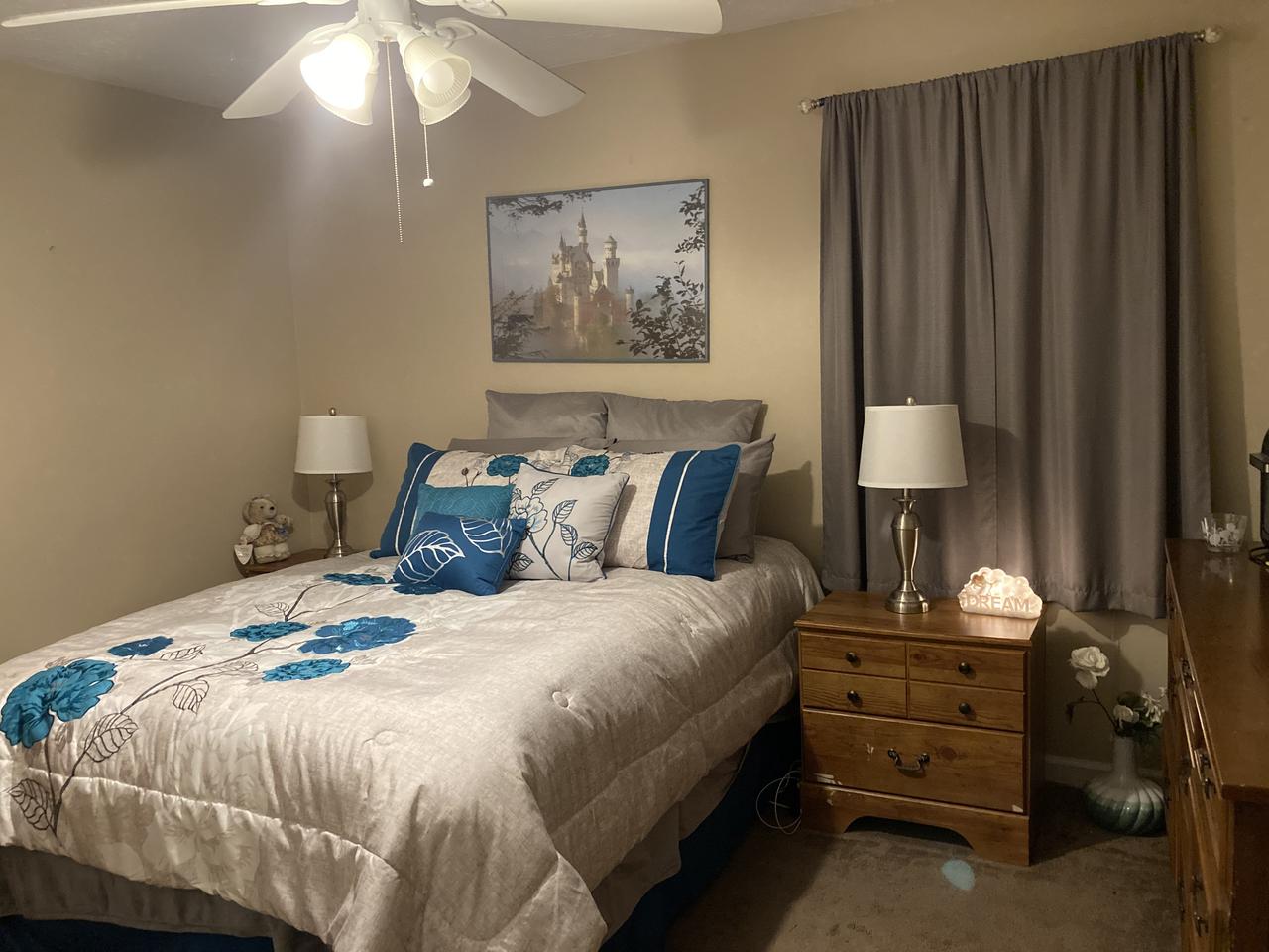 Profile photo 9 of 16