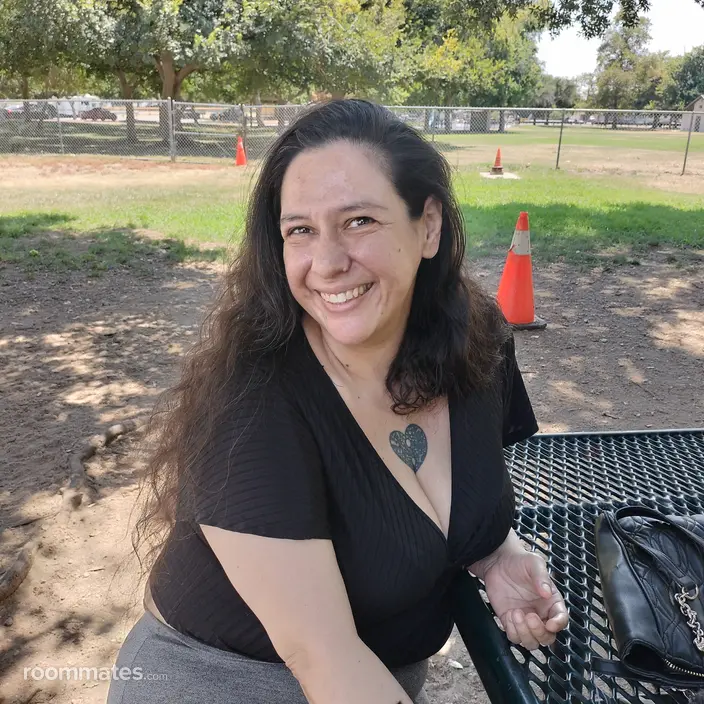 Roommate looking San Bernardino, CA, $700